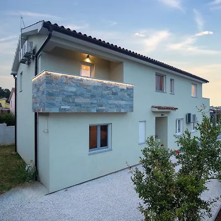 Villa Eman Pula